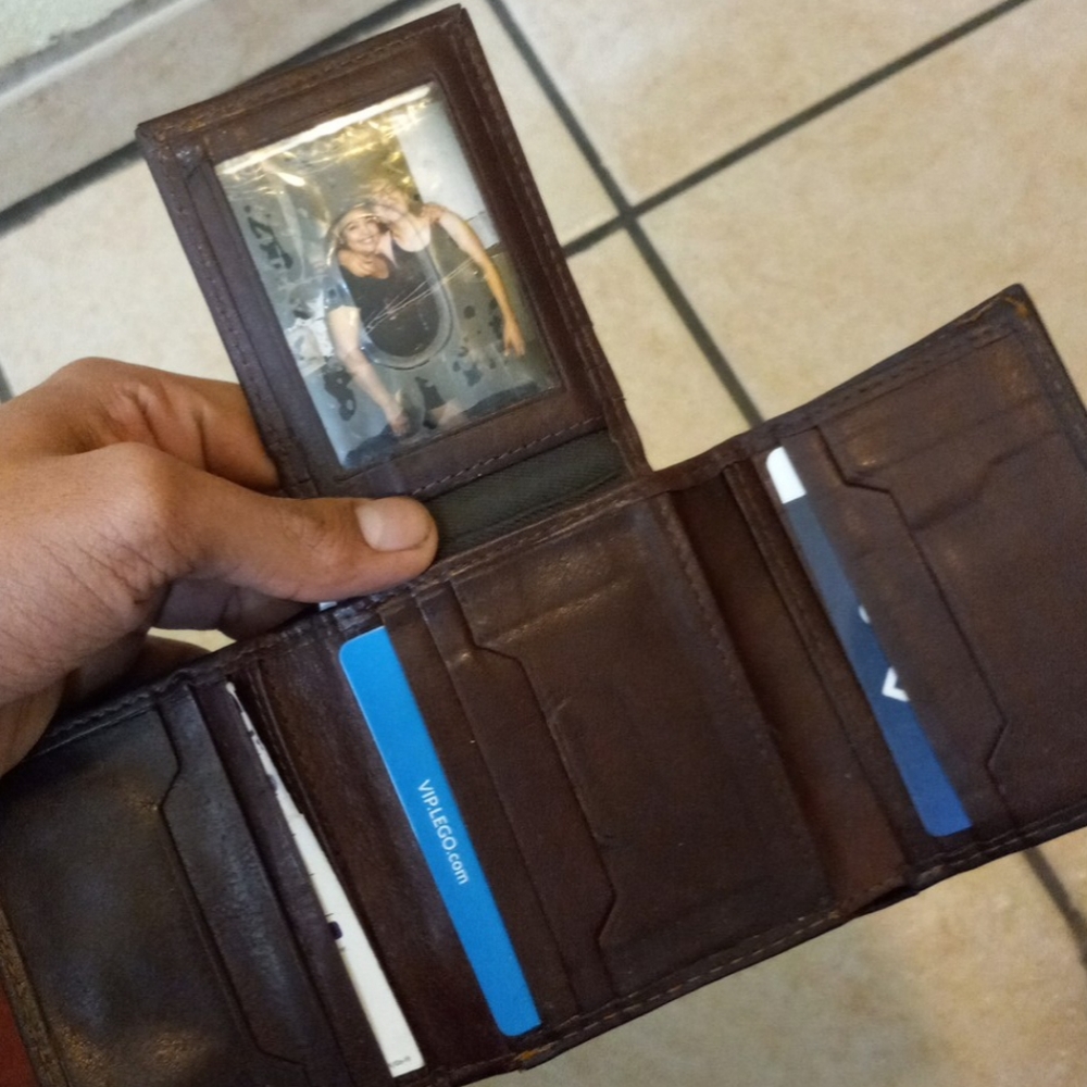 Wallet - Picture 3 of 3